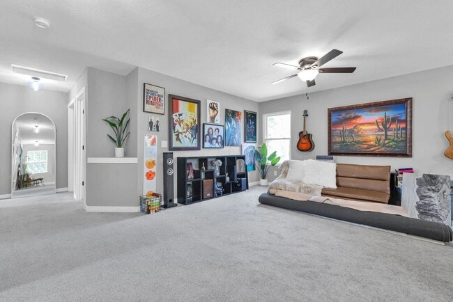 Building Photo - 1945 Woodcrest Rd