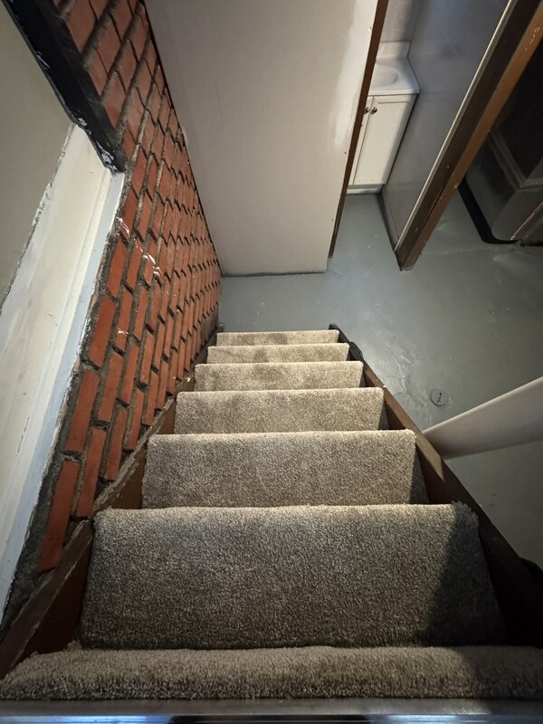 Building Photo - 11104 Lincoln Ave