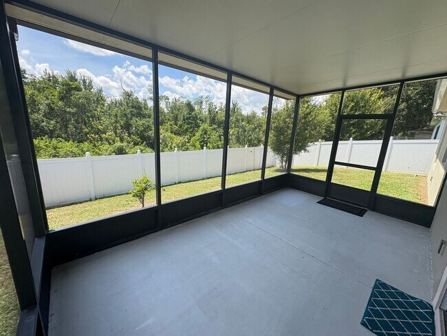 Building Photo - 3 Bed / 2 Bath Home w/ Solar Panels!