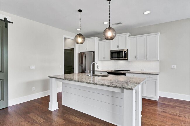 Building Photo - CATHERINES' COVE - Located off Bayshore Dr...