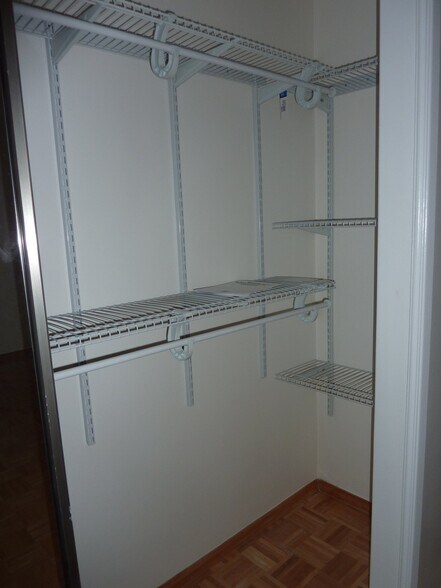 Building Photo - 2055 Rodney Dr
