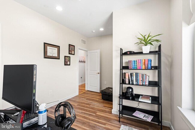 Building Photo - 2663 Amber St