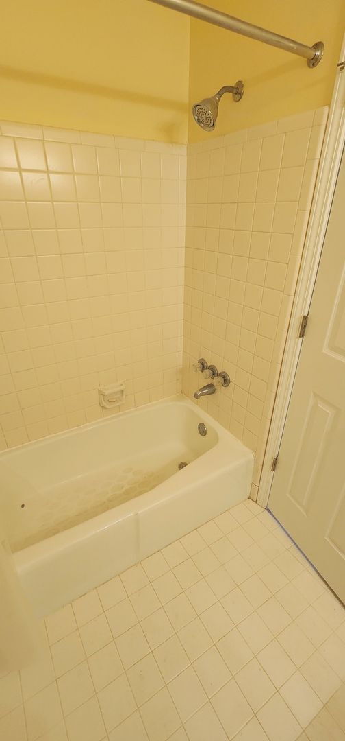 Building Photo - 209 Knoll Crest Dr