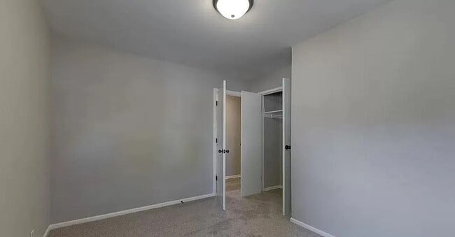 Building Photo - 1726 S Yale St