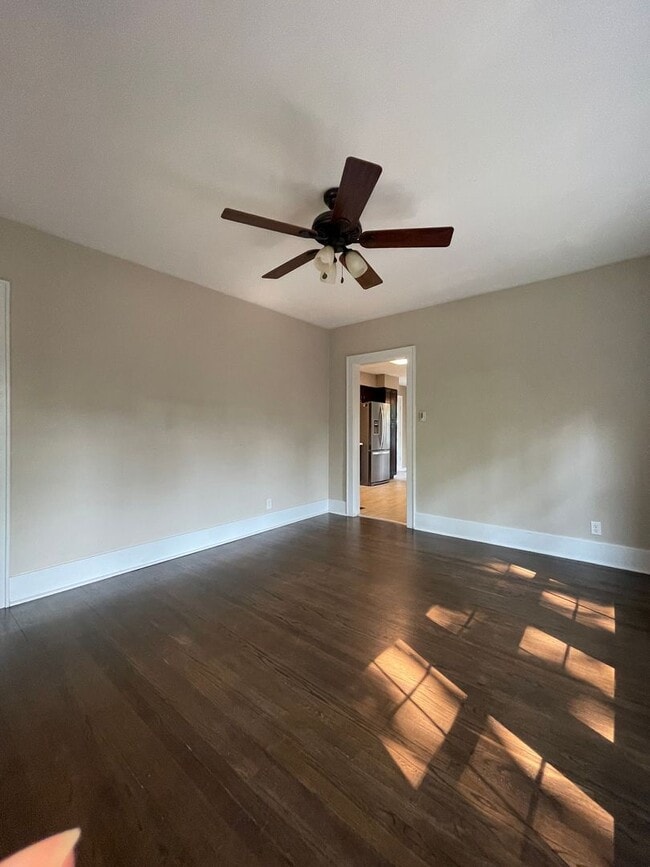 Building Photo - Three Bedroom Home in Kalamazoo