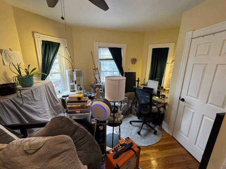 Building Photo - 42 Gorham St