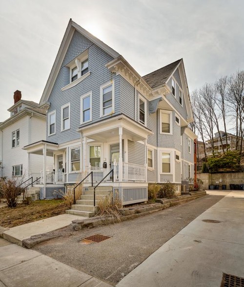 Building Photo - 30 Hillside St