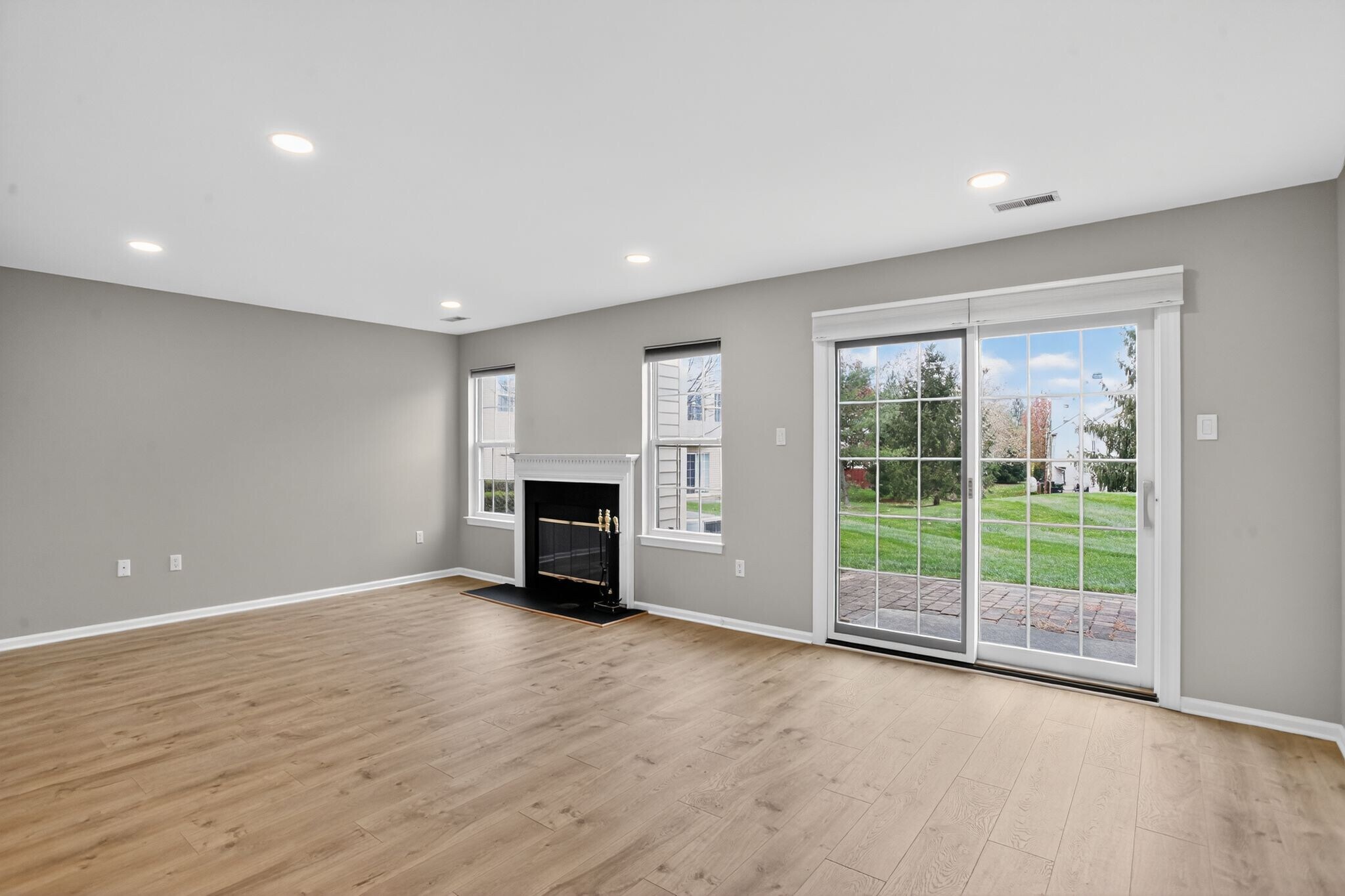 Building Photo - 2801 Harvard Ct