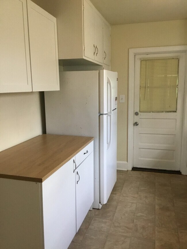 Building Photo - 1035 Candlewood Ln