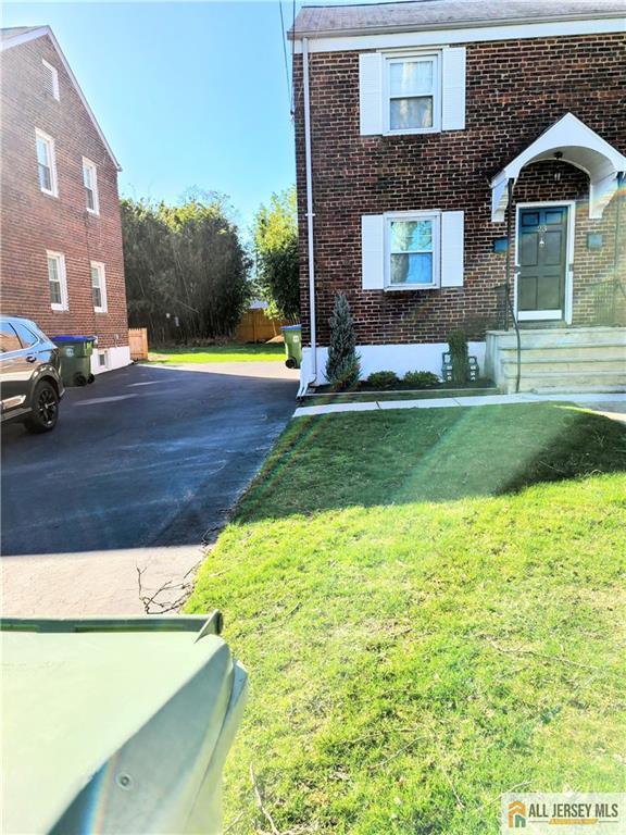 Building Photo - 23 Coolidge Ave