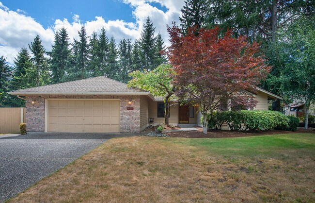Primary Photo - Spacious home in Lakemont Neighborhood!