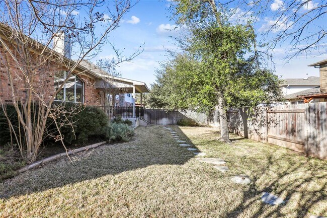 Building Photo - 3805 Pebble Ct