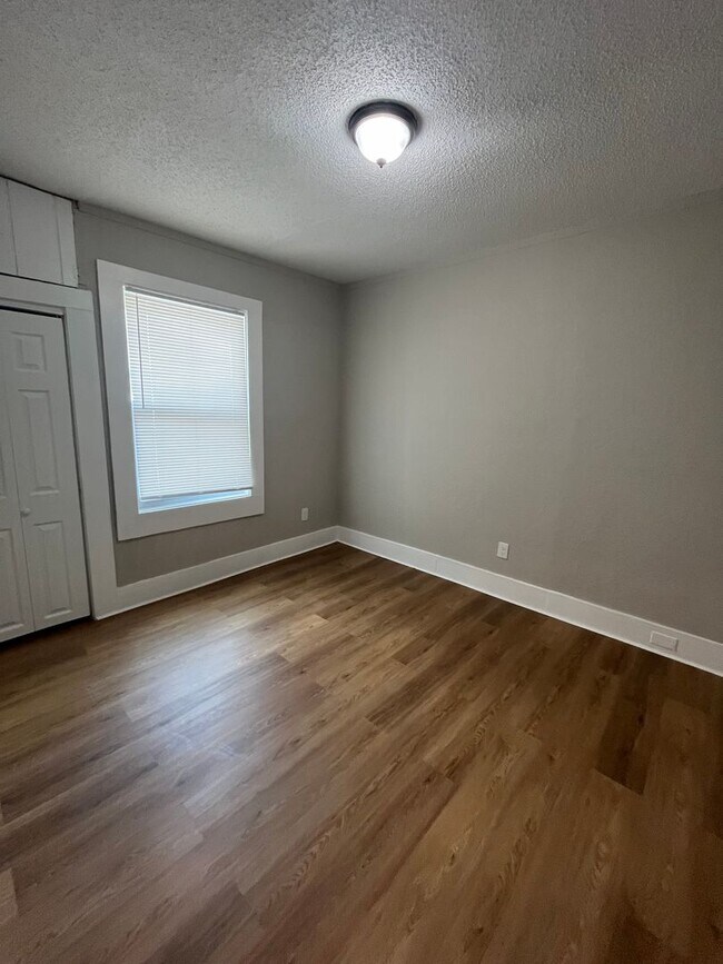 Building Photo - What a beautiful home!!