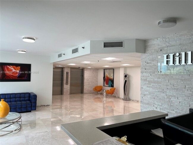 Building Photo - 919 Hillcrest Dr