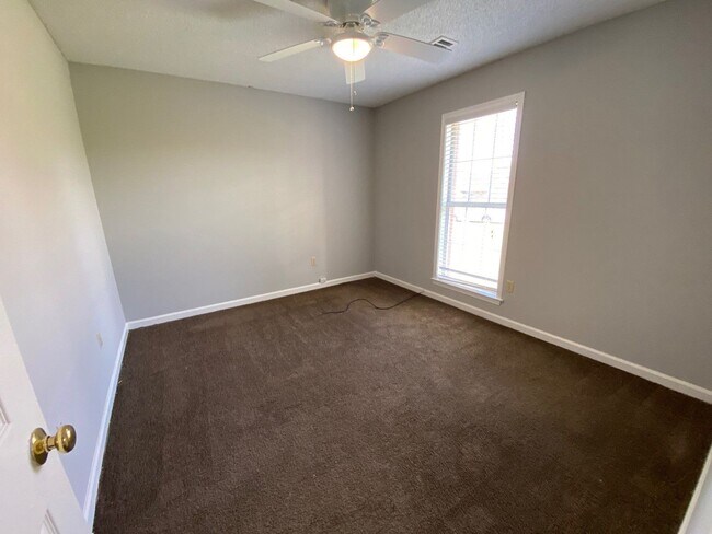 Building Photo - 6890 Water Point Cove E