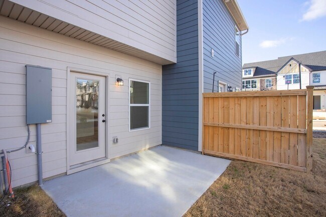 Building Photo - 505 Tappan Private Ln