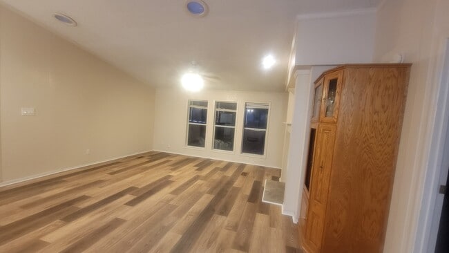 Building Photo - 9455 Tranquil Acres Rd