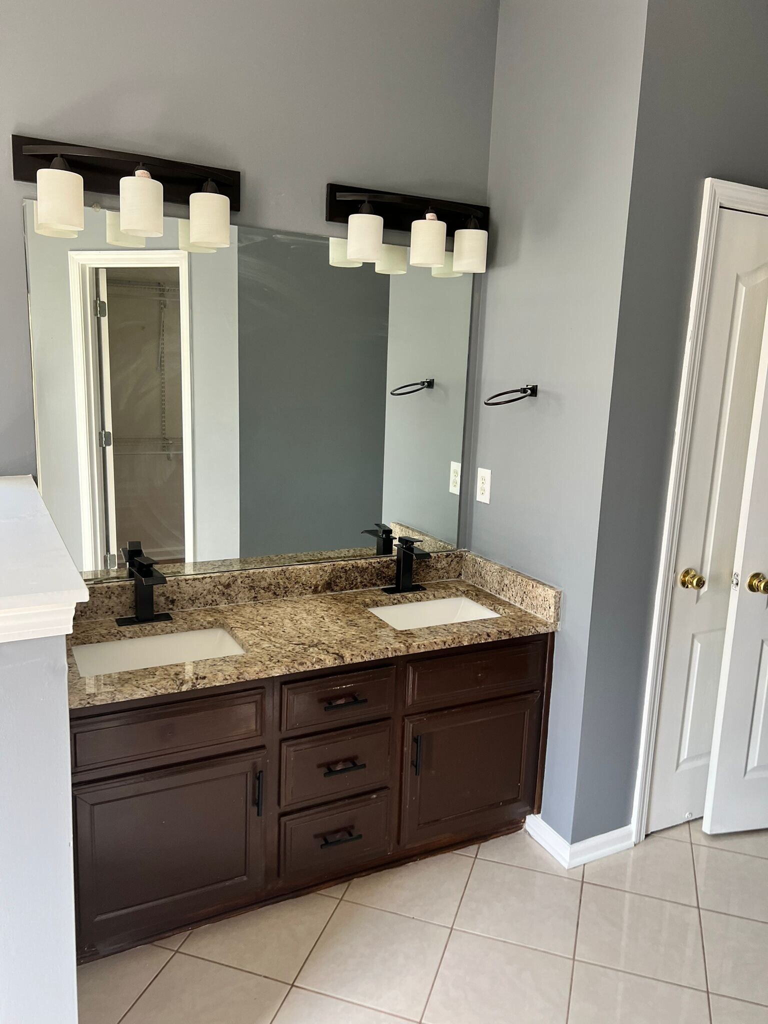 Master Bathroom 1 - 8095 Chapman Ter