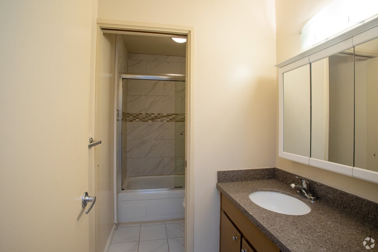Solano Apartments - 1050 Crestview Dr Mountain View CA 94040 | Apartment  Finder