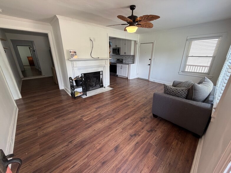 Family Room - 1240 Skyview Rd