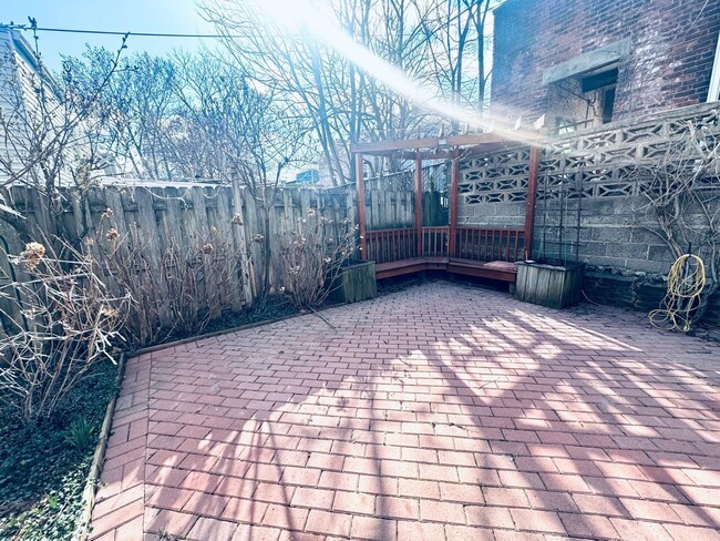 Building Photo - 63 Van Reypen St