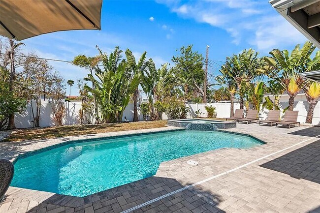Building Photo - Coastal Luxury Living Just Minutes from Madeira Beach - 3bed | 2 bath