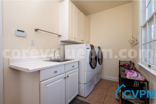 Building Photo - 1009 Howard Grove Ct