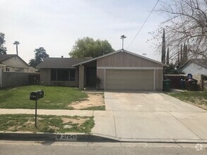 Building Photo - Spacious 3 bedroom Home for Rent