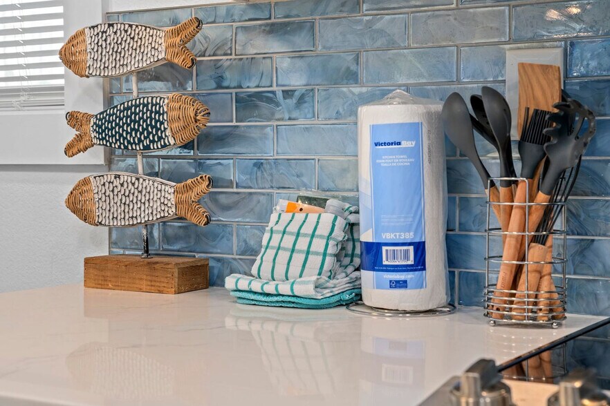 Building Photo - 4000 Gulf Terrace Dr