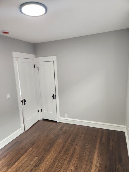 Building Photo - 5230 W Deming Pl