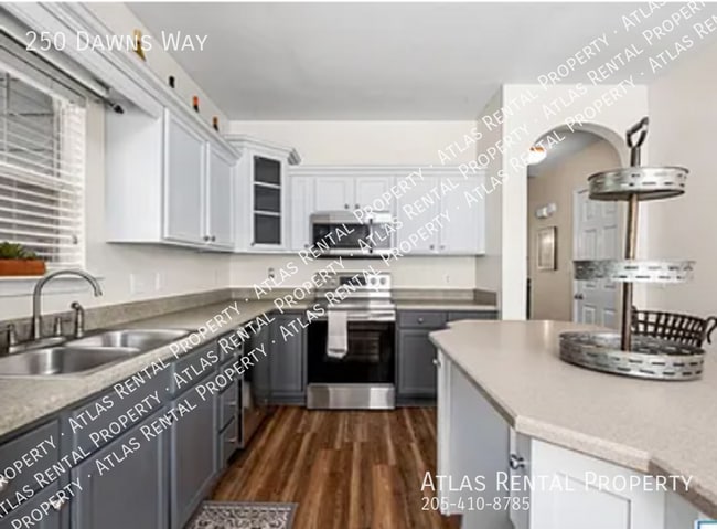 Building Photo - 250 Dawns Way