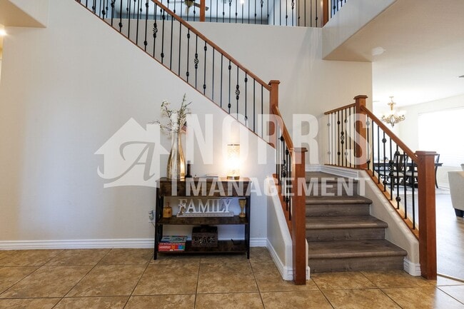 Building Photo - Beautiful Large Home NOT FURNISHED with Pool in Villago Community