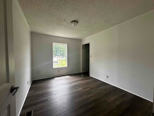 Building Photo - 1120 Spring Garden Rd