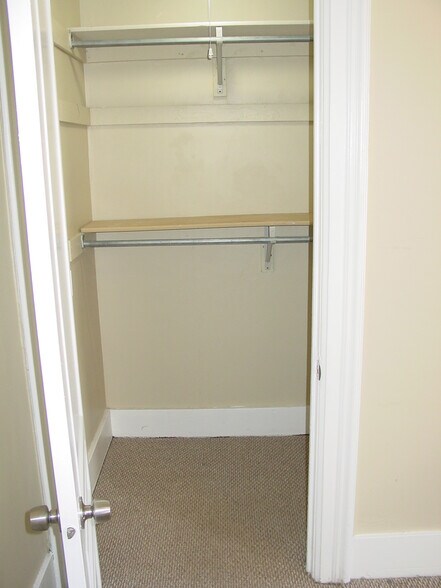 Walk-In Closets - 20 N Locust St