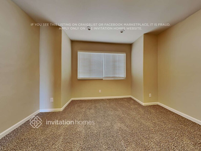 Building Photo - 8460 Del Vista Ct