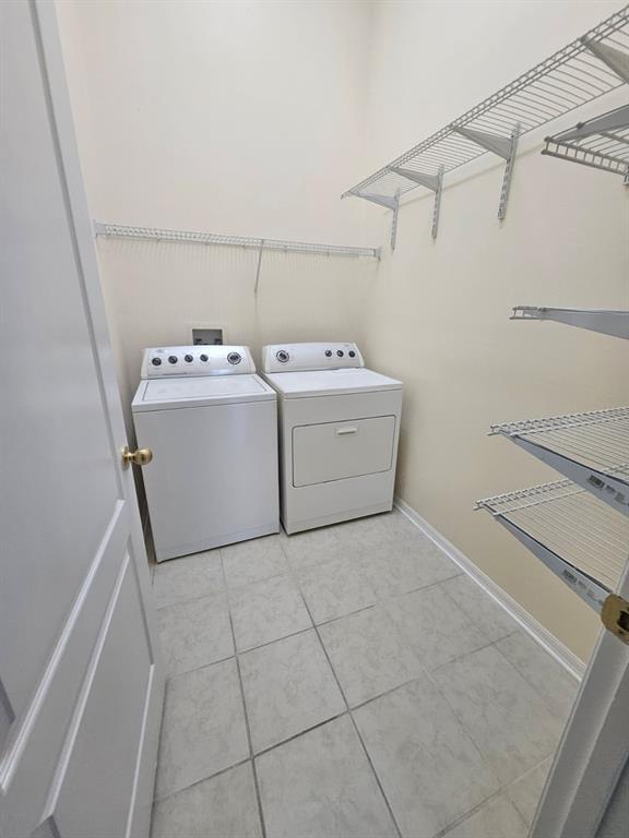 Building Photo - 3985 Andover Cay Blvd