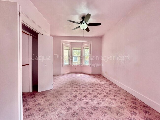 Building Photo - 1526 Royce Ave