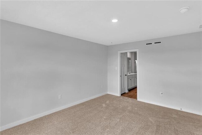 Building Photo - 130 Scotland Ln