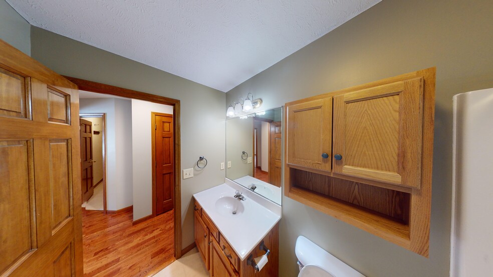 Building Photo - 3209 Sequoia Dr