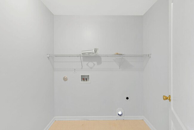 Building Photo - 209 Triton Ln