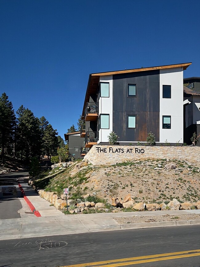 Building Photo - 1221 East Emma Drive