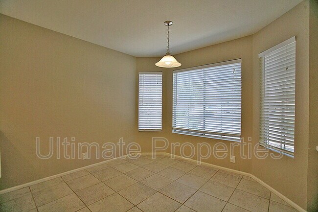 Building Photo - 7721 W Tonto Dr