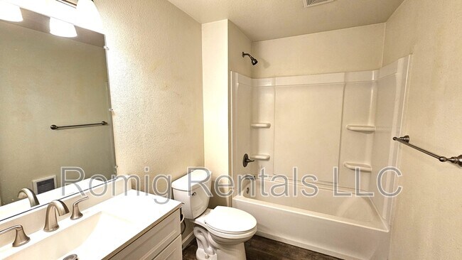 Building Photo - 3105 L St