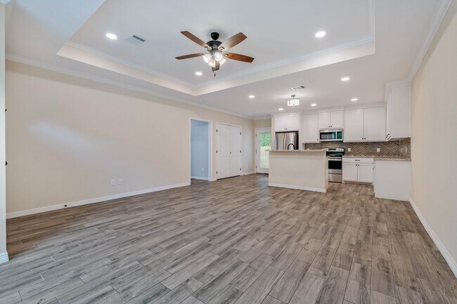 Building Photo - 1328 Baker Ave