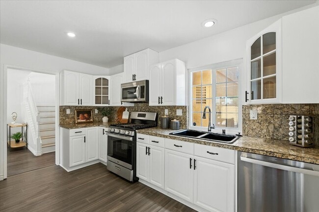 Building Photo - 6979 Walker Ct