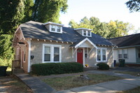 Building Photo - 1400 W Chapel Hill St