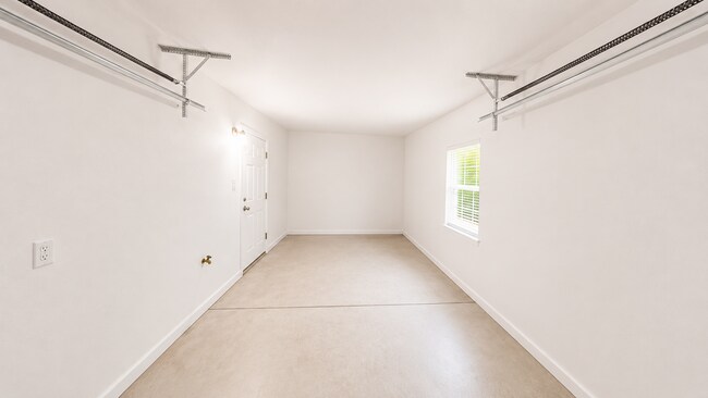 Building Photo - Charming 3 Bedroom, 2 Bathroom Home for Rent in Summerfield, FL