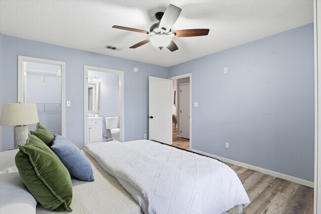 Building Photo - Gulfwind N