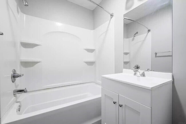 Bathroom - 2112 N Hollywood Ave