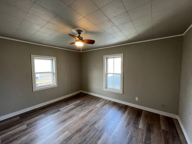 Building Photo - 4 Bed 2 Bath in Wausau! Deposit Special : ...